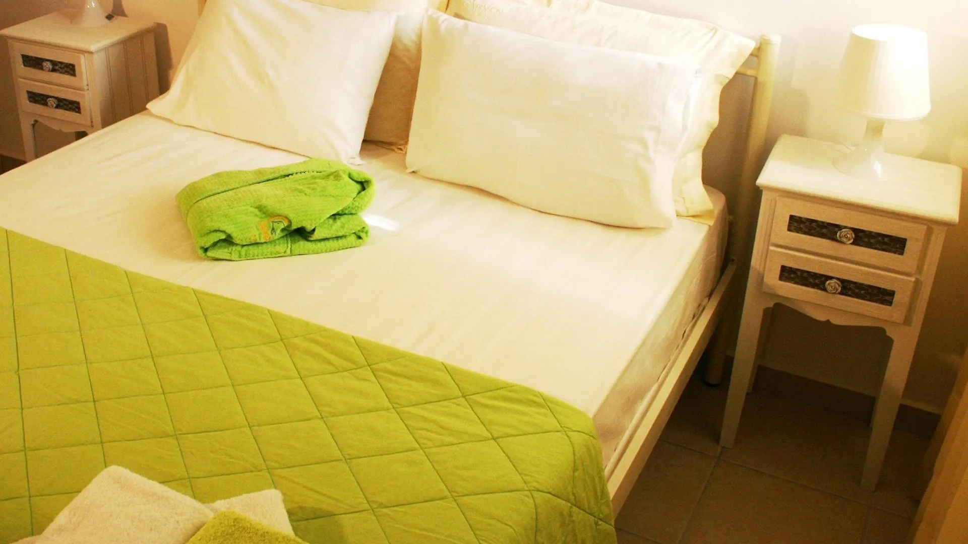 Lagoon View Apartments - Adults Only Khelmata